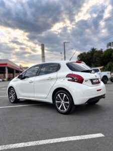 Peugeot 208 Griffe 1.6 2017 automático - foto 6