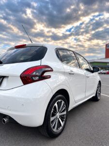 Peugeot 208 Griffe 1.6 2017 automático - foto 9