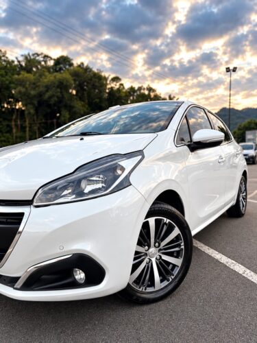 Peugeot 208 Griffe 1.6 2017 automático