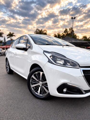Peugeot 208 Griffe 1.6 2017 automático