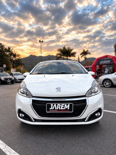 Peugeot 208 Griffe 1.6 2017 automático