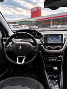 Peugeot 208 Griffe 1.6 2017 automático - foto 11