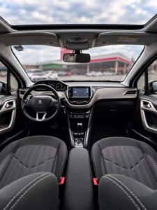 Peugeot 208 Griffe 1.6 2017 automático - foto 12